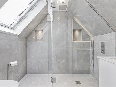 Bedroom 3 - En suite